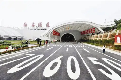 ultimo caso aziendale circa La società ha intrapreso il progetto di sviluppo del tunnel sottomarino di Xiamen Xiang'an